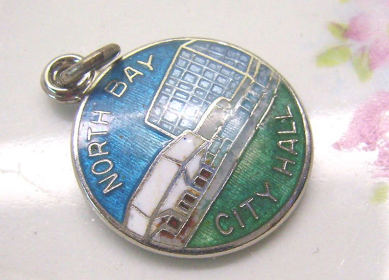 Vintage Sterling Silver OntarioCanada Charm...NORTH BAY City Hall...Bracelet...Souvenir