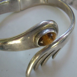 Vintage Sterling Silver Tiger Eye Bracelet....Hinged Clamper...Mexican Bypass Bracelet...Weighs 52.15 Grams