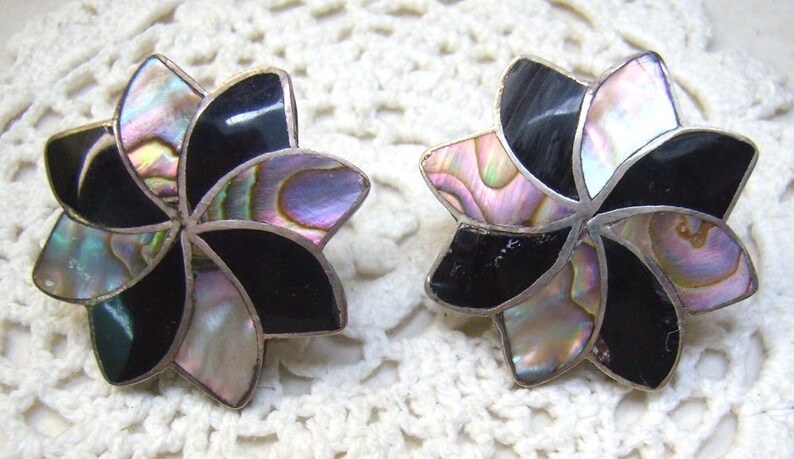 Sale....Vintage Sterling Silver Abalone Flower Earrings...Mexico...BlackWhite Shell Petals...Screwback Earrings