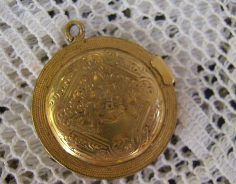 Antikes Viktorianisches Medaillon: Geprägtes Blumenmuster, Haarzöpfe Bild 5