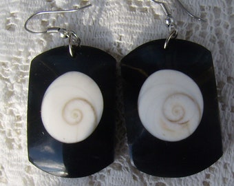 Vintage White SHIVA/Black  Hook Earrings....BlackBorder...Round Eye of Shiva... Pacific Cat&#39;s Eye Stone