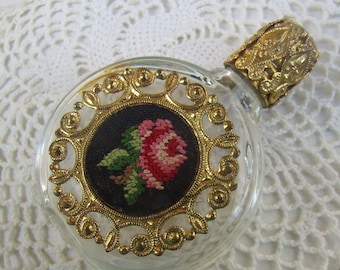 1920er Jahre Miniatur Parfüm Flasche, Petit Point Rose, Vergoldet Filigran