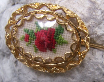 Vintage ROSE Petit Point Lapel Pin...Gold Tone Scalloped Border Rose Stick Pin....Petit Point Jewelry