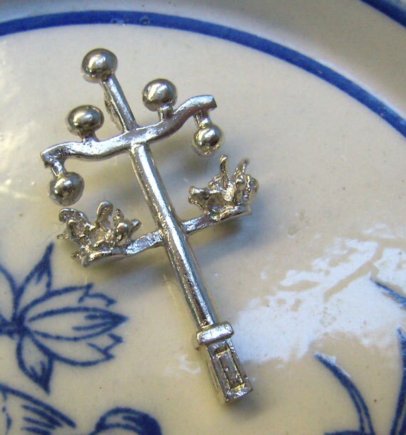Vintage 3D Sterling Silver Lamp Post Charm: Flower Basket Bracelet Charm