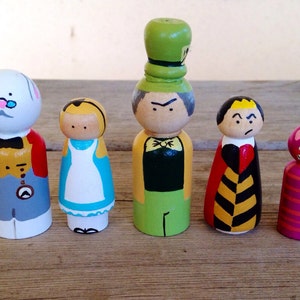 Alice in wonderland peg doll playset