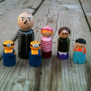 Despicable me wood peg doll set