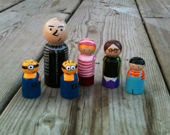 Despicable me wood peg doll set