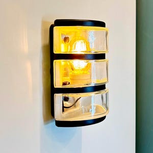 LUNDA Halbeinbau-Wandleuchte im maritimen Stil – Transparente Glasleuchte im nautischen Stil, Schutzart IP44, Außenbeleuchtung für Badezimmer und Küstenbereiche