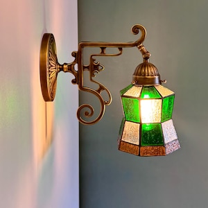 WELZ III Traditional Stained Glass Wall Sconce - Stained Glass Light Fixture, Wall Lighting, Wall Light, Classic Light