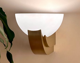 Aplique de pared Art Déco con forma de concha de vieira GUARDA – Iluminación de tocador artesanal