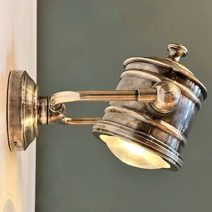PARGA Justerbar vägglampa i mässing, Vintage industriell spotlight, Tavellampa för konst, Handgjord lampa för galleridekor