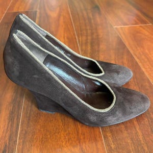 Bruno Magli Women's Brown Pumps image 2