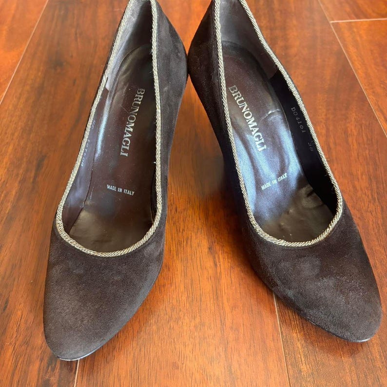 Bruno Magli Women's Brown Pumps image 4