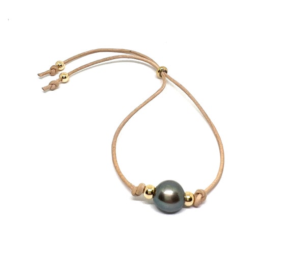 Bracelet ethnique femme tendance en cuir ornée de 6 perles d'eau douce