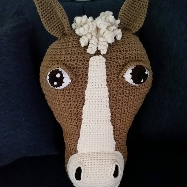 Horsin' alrededor de la almohada del caballo