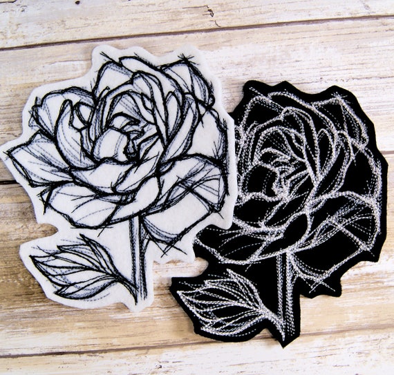 Rose Embroidery knit リウ　ブラック Rose Embroidery knit – Riu