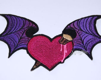 Heart embroideryパッドinアメスリタン Amazon.com: Mended Broken Heart Bandage Safety Pin Multi