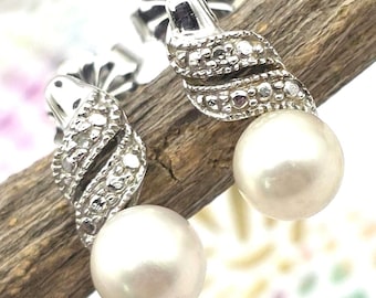 10K White Gold Pearl Earrings with Diamond Accents (st - 4401)