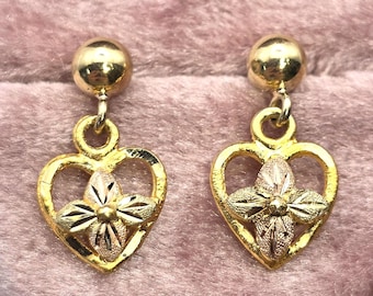 Aretes de corazón en oro Black Hills de 10 quilates (st - 4790)