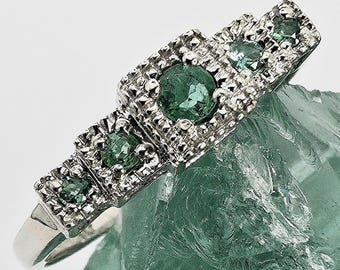 10K White Gold Emerald Ring (st - 4947)