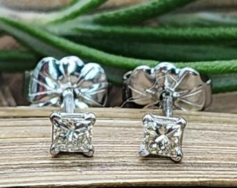 10K White Gold Princess Cut .14 CTTW Diamond Stud Earrings (st - 4112)