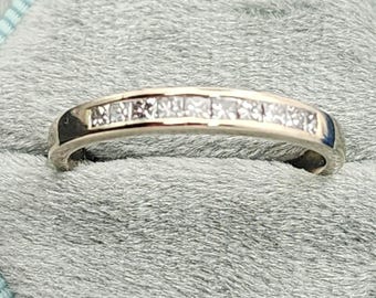 Alianza de aniversario de oro blanco de 18 quilates con diamantes de talla princesa (st - 4225)