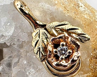 10K Black Hills Gold Flower and Diamond Pendant (st - 4933)