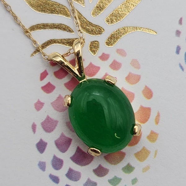 14K Yellow Gold Oval Jadeite Pendant (st - 3966)