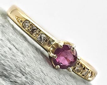 18K Yellow Gold Ruby and Diamond Ring (st - 4850)