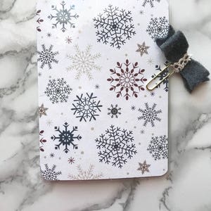 Snowflakes Dashboard w/ Matching  Bookmark/ Travelers Notebook Dashboard/ Christmas Dashboard