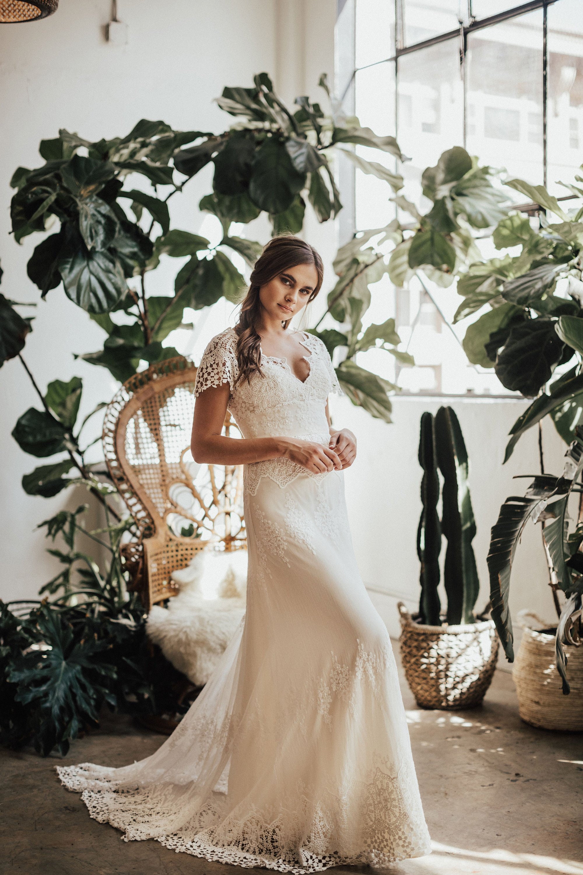 Dreamersandlovers Lace Wedding Dress - Bohemian - Fleuretta Lace