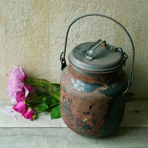 Antieke melkkan, rustieke melkkan met deksel, ketting en handvat, rustiek veranda decor, chippy melkkan, rustiek, primitief