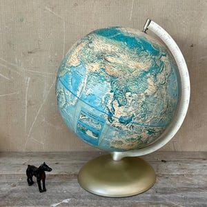 VINTAGE Rand McNally World Portrait GLOBE / Raised Relief Terrestrial Globe / Vintage Globe / Late 1950s Globe / Vintage Desk Globe