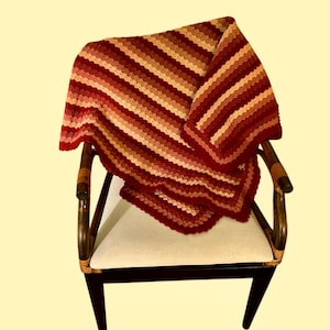 VINTAGE AFGHAN / Beautiful Multi-Colored Vintage  Crocheted Afghan / Vintage Throw / Lap Blanket/Shabby Chic / Boho Afghan  (ub)
