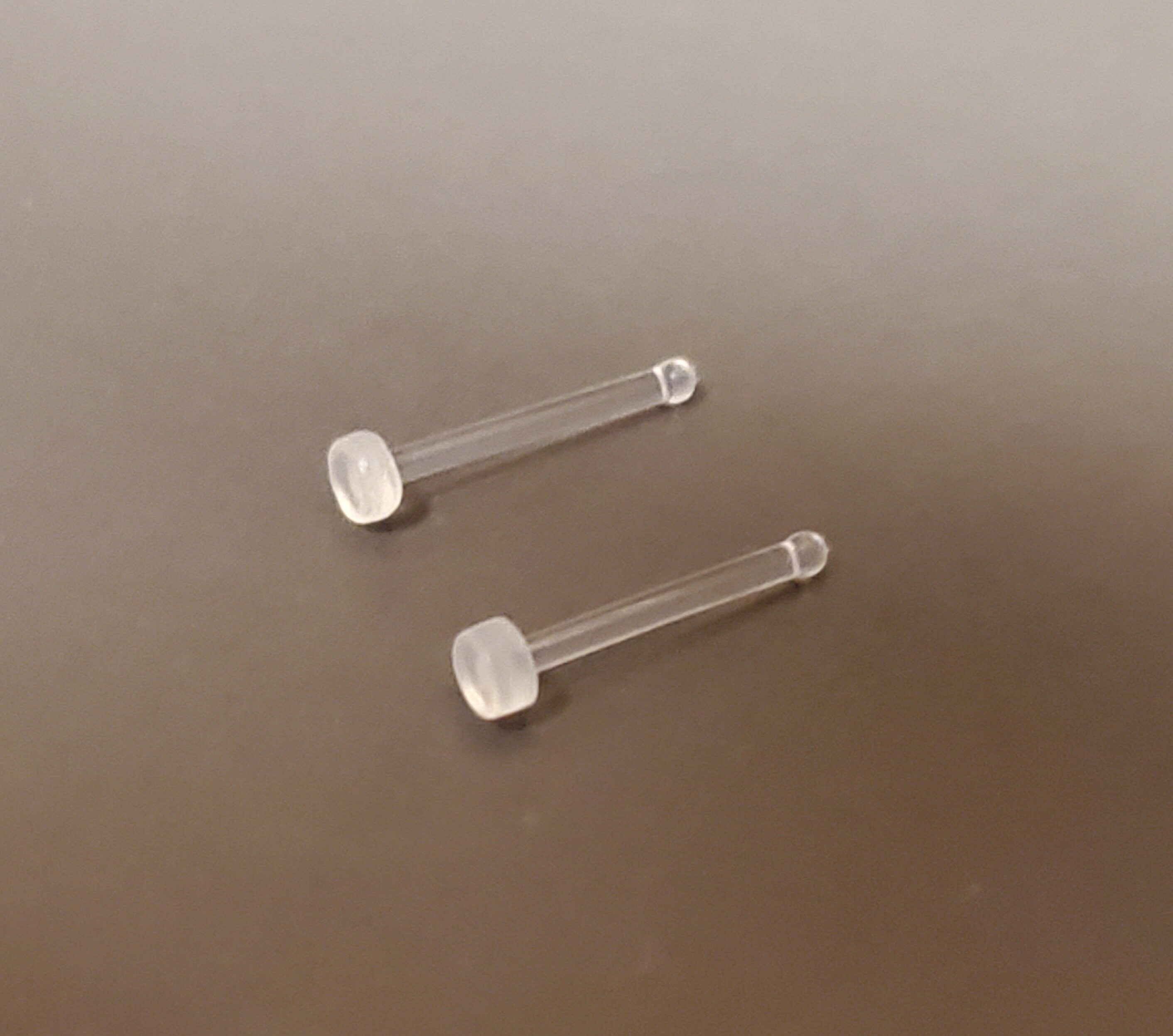 FANCY NOVA Clear Earring Studs, 3mm Invisible Earrings Plastic Earrings  Blank Pins, Plastic Earrings Posts Rubber Earrings for Sports, Surgery and