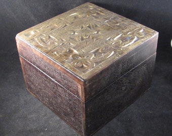 Wooden jewelry box