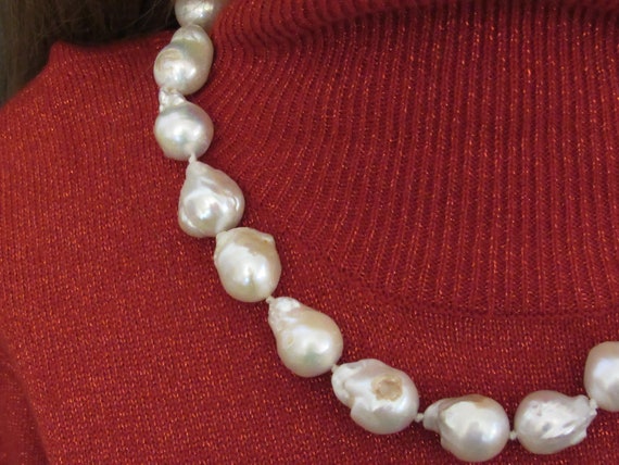 Pearl necklace - image 2