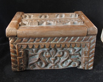 Wooden jewelry box