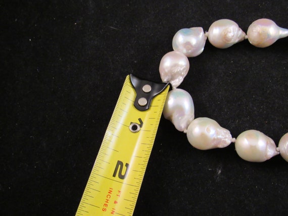 Pearl necklace - image 9