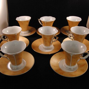 Yellow cups with golden accent made by Gift Plus (8 cups)