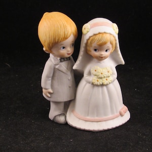 Vintage wedding cake topper bride and groom by Lefton