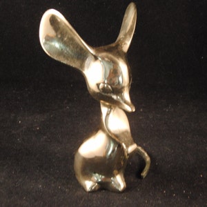 Vintage metal sitting mouse figurine