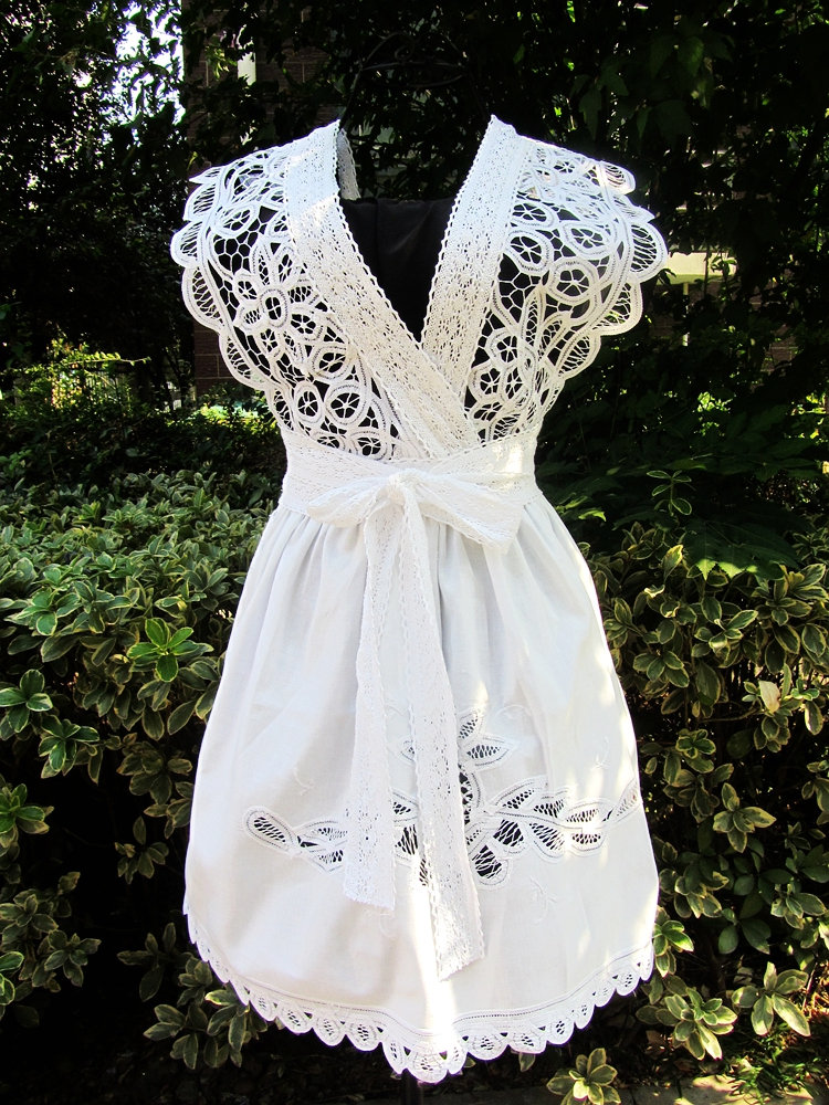 UNIQUE~Victorian White Cotton Battenburg Lace V-Neck Bib Apron Maid Pinafore Costume+ Frilled Headband~Wedding/Tea Party/Cosplay~