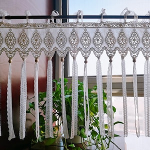 Victorian Shabby Chic Cortina Valance ~ Tie Top Algodón Encaje Largo Fleco Ventana Valance / Guirnalda de encaje / Colgante de pared / Puerta Valance ~ Blanco ~ Precioso ~