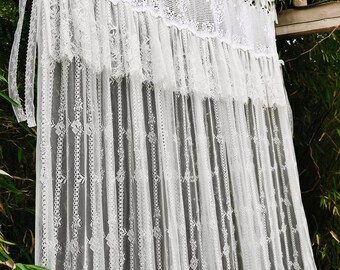 手編みレースカーテン：ビクトリア朝風フレンチカントリーウェディング