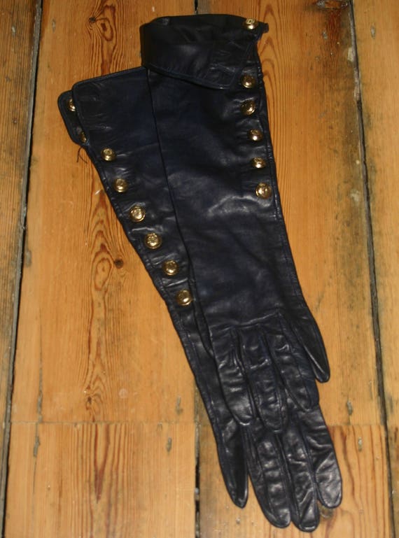 CHANEL LEATHER GLOVES...100%Authentic Navy Blue Le
