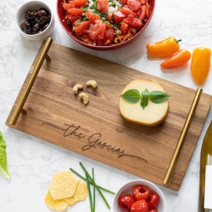 Personalized Wood Charcuterie Board - Wood Charcuterie Tray with Handle - Custom Cheese Board - Serving Tray - Wedding Gift - Acacia Board