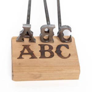Mini hierros para marcar con letras individuales de la A a la Z - Durango - The Heritage Forge