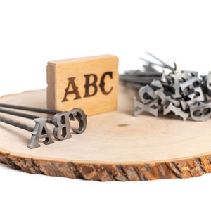 Ferros de Marcar Alfabeto A-Z - 1" de Altura - 26 Letras - Monograma de Cowboy Personalizado - The Heritage Forge