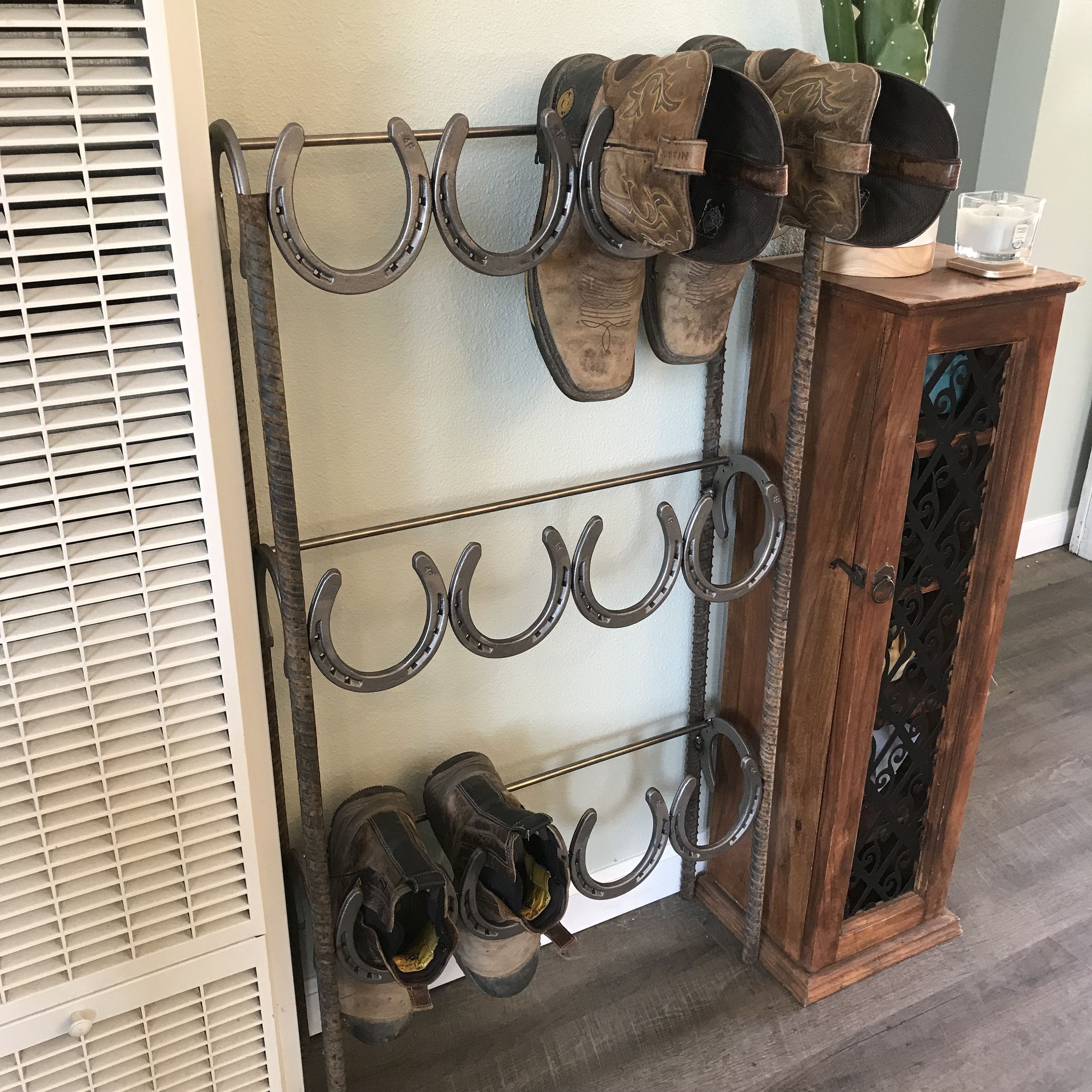 Rustic Standing Horseshoe Boot Rack - 6 Pairs - The Heritage Forge